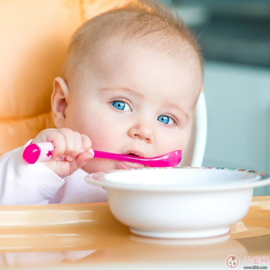 孩子即使不吃饭 也不要用食物勉强ta！